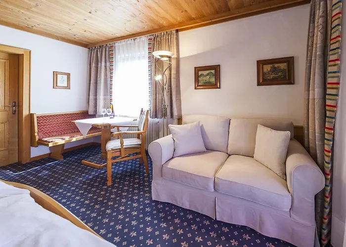 מלון Alpina הגנאו